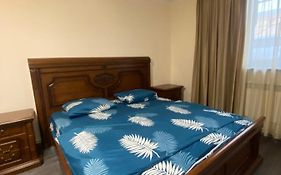 3 Cosy Apartment Near Airport Evn